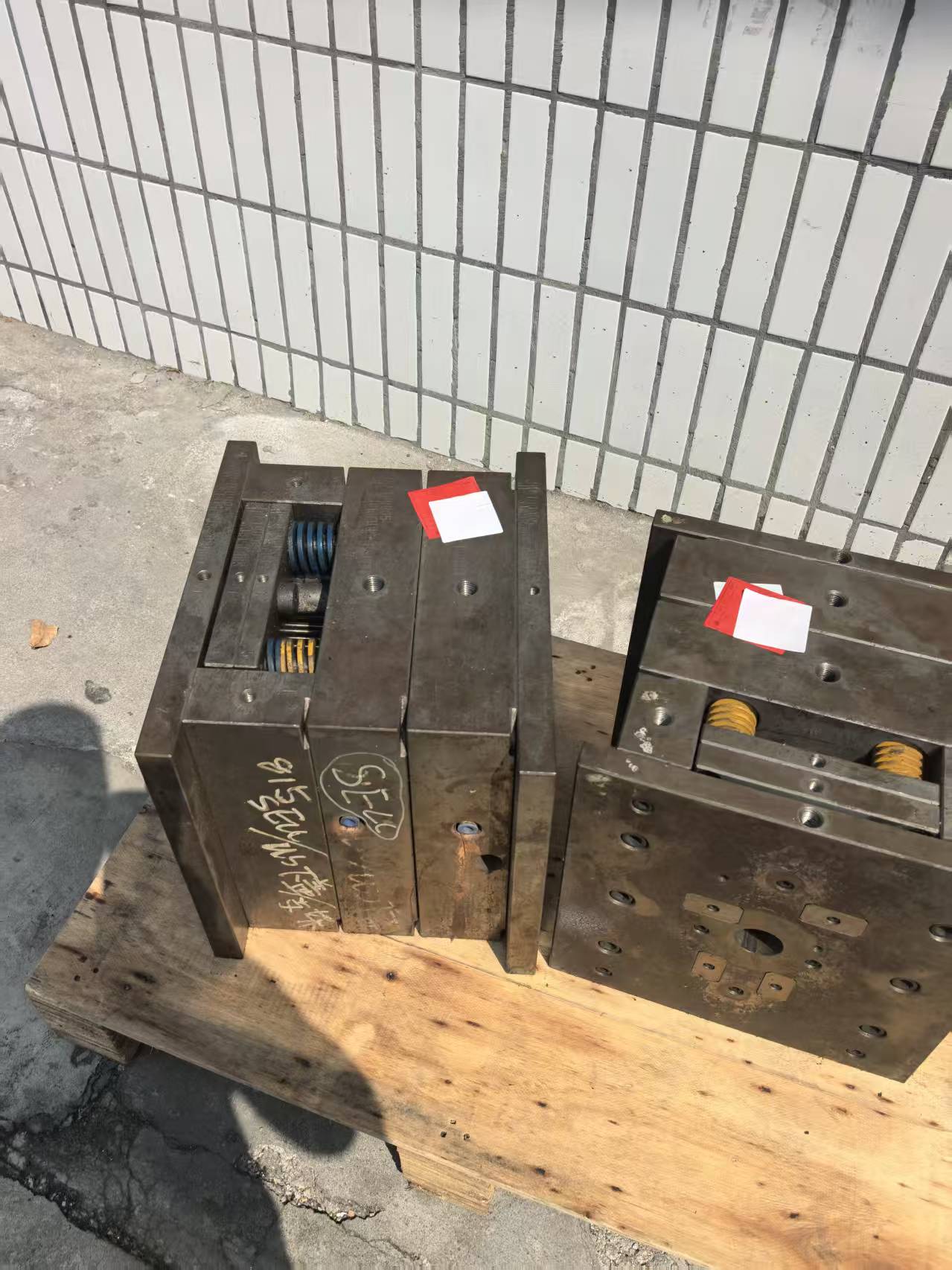东莞横沥模具回收|上门回收工厂报废模具 塑胶五金模具保密销毁 东莞横沥模具回收|上门回收工厂报废模具 塑胶五金模具保密销毁