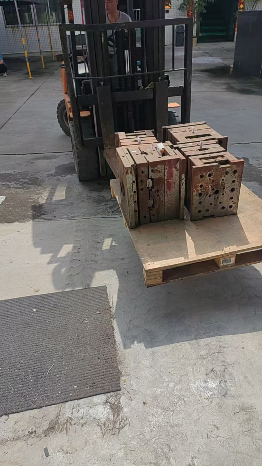 广东废模具回收｜CR12、S136、H13 上门收购